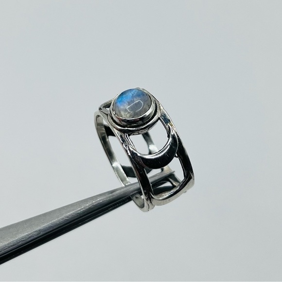 Natural Round Moonstone Sterling Silver Ring - Picture 2 of 3